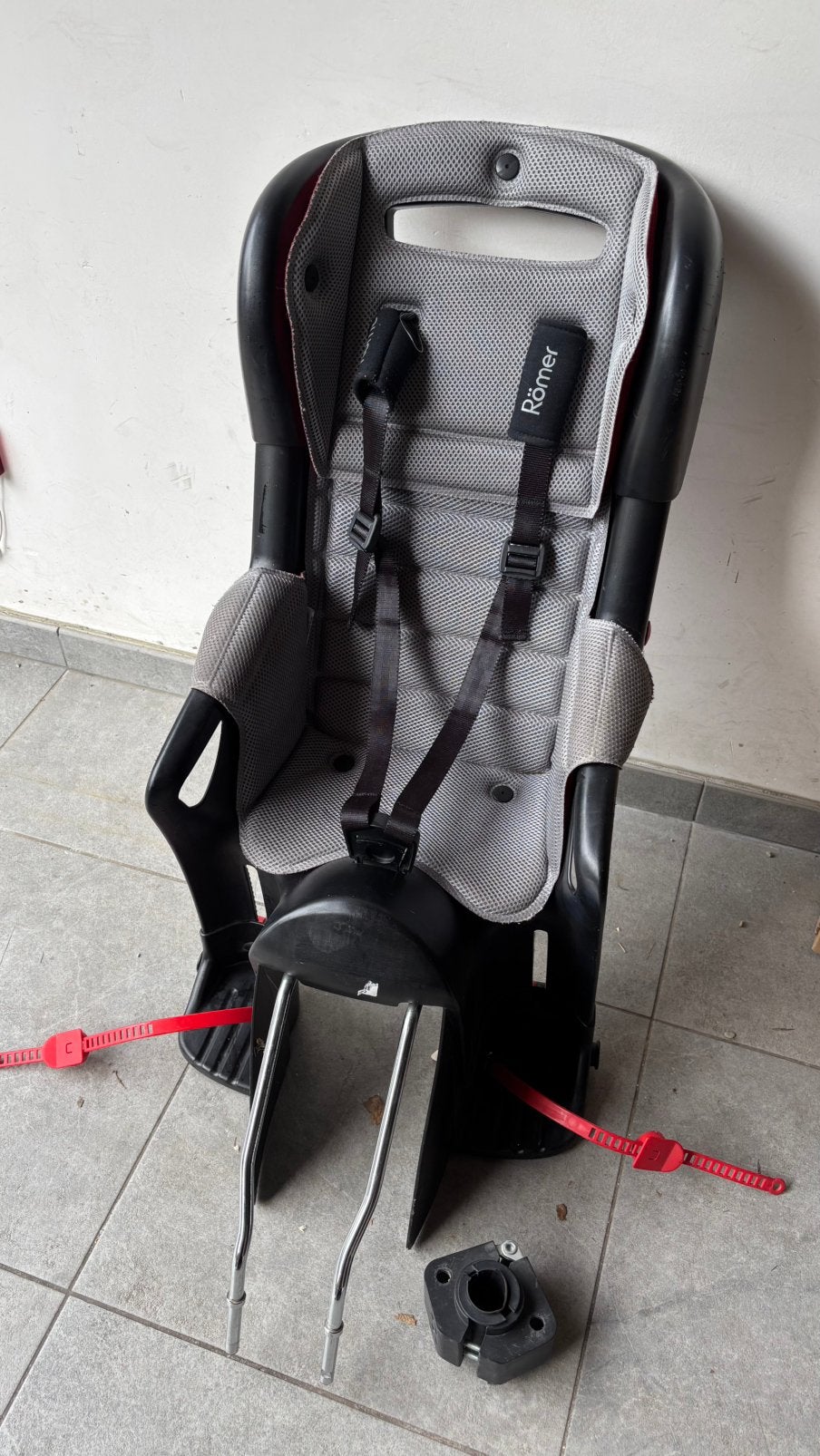Römer Jockey Comfort fietstoeltje, Fietsen en Brommers, Ophalen, Gebruikt, Achterzitje, Voetsteuntjes