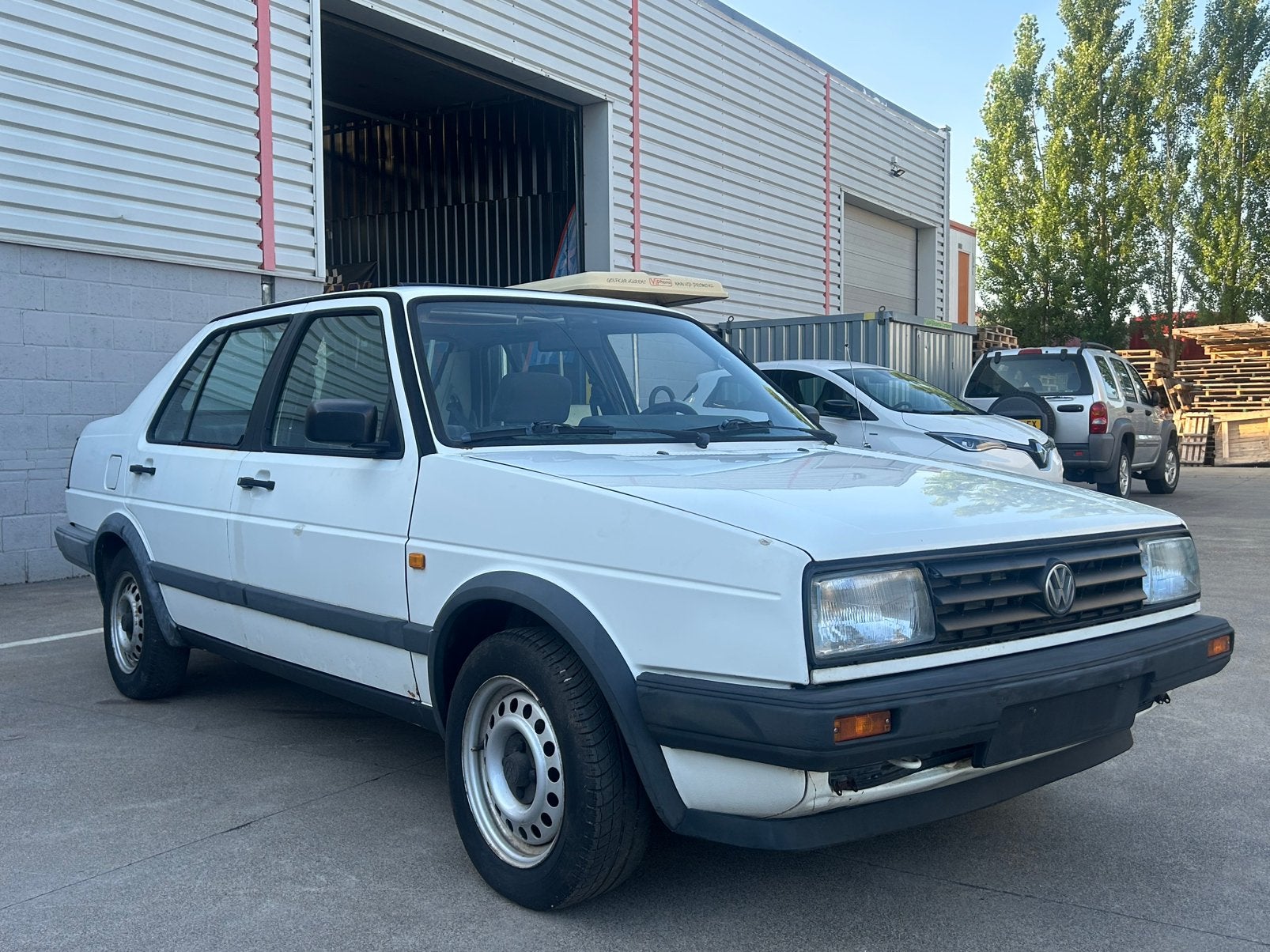 Hele mooie Volkswagen Jetta 1988 met documentatie / 98.000km, Auto's, Volkswagen, Particulier, Jetta, Benzine, 4 deurs, Handgeschakeld