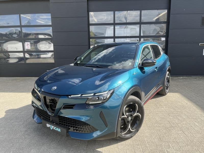 Alfa Romeo Junior IBRIDA SPECIALE, Auto's, Alfa Romeo, Bedrijf, Junior, Airbags, Bluetooth, Boordcomputer, Centrale vergrendeling