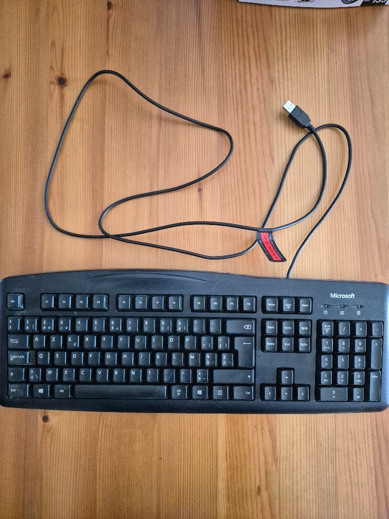 Clavier filaire Microsoft USB – AZERTY, Enlèvement ou Envoi, Azerty, Utilisé, Pavé numérique