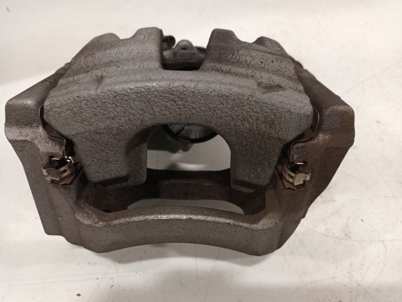 Remklauw rechts achter Audi E-tron, Onderdelen@venauto.nl, Van der Ven Autorecycling B.V., Gebruikt, Ettenseweg 76, 4706 PB Roosendaal, The Netherlands