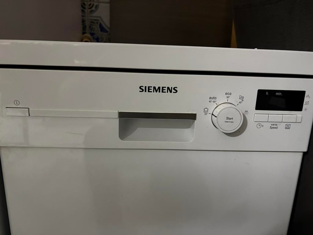 Le lave-vaisselle ne fonctionne pas, Electroménager, Lave-vaisselle, Enlèvement, Comme neuf