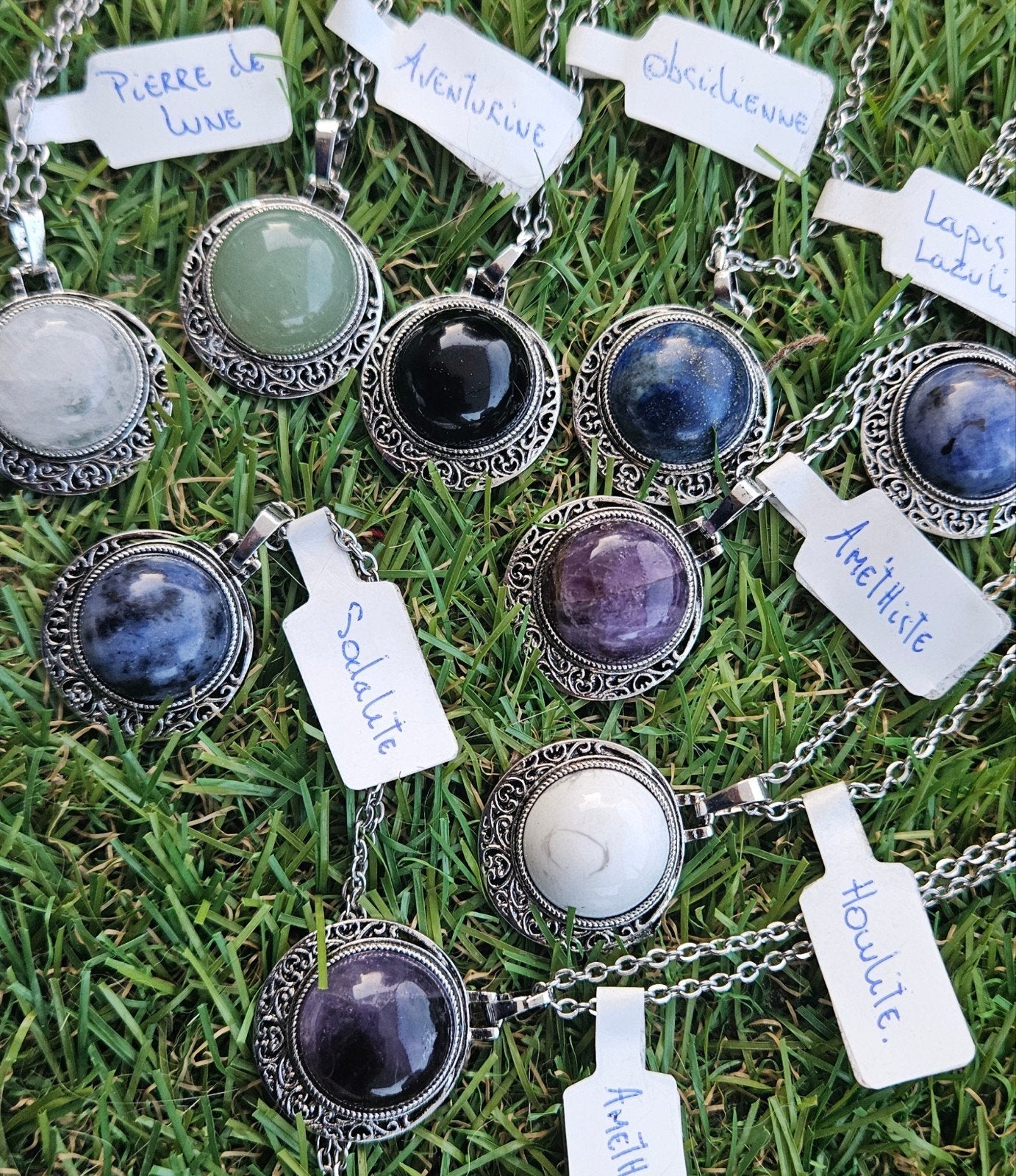 lot de 9 chaînes, avec pendentifs en pierre véritable !, Enlèvement ou Envoi