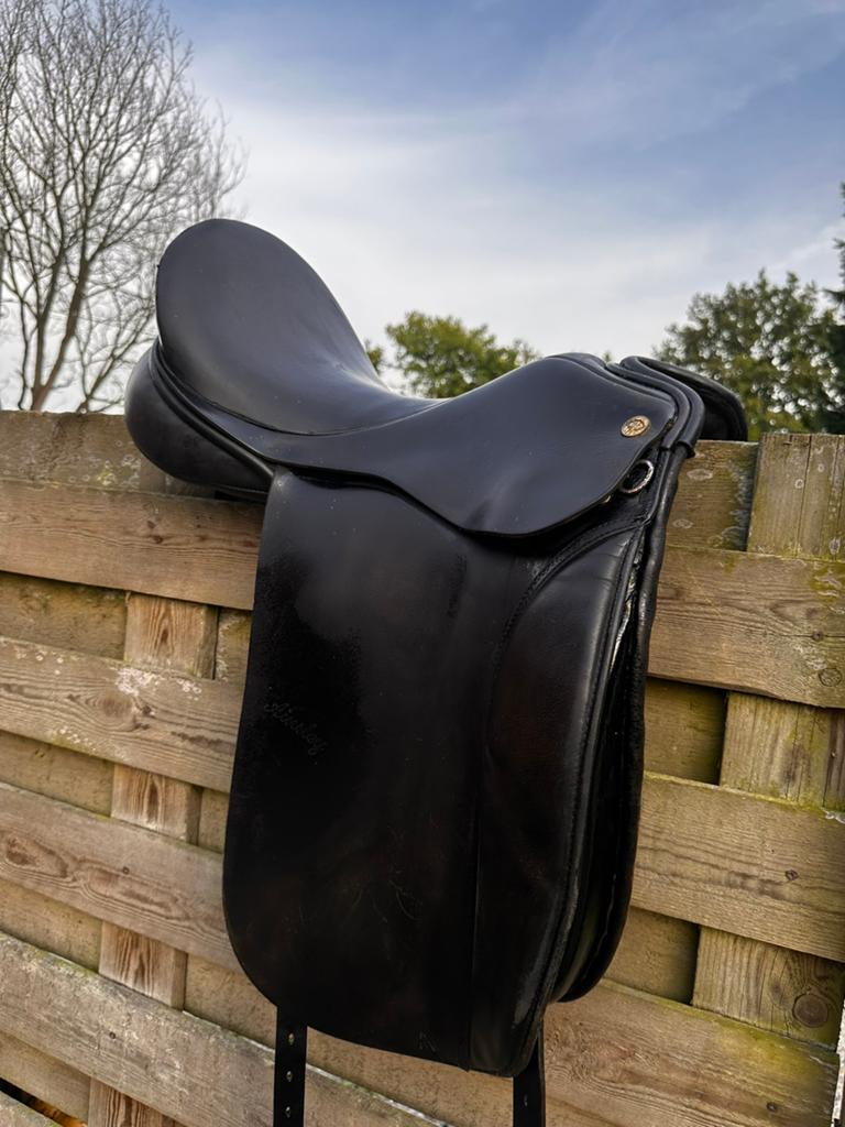 Dressuur zadel, Dieren en Toebehoren, Paarden en Pony's | Zadels, Ophalen, Zo goed als nieuw, Dressuur