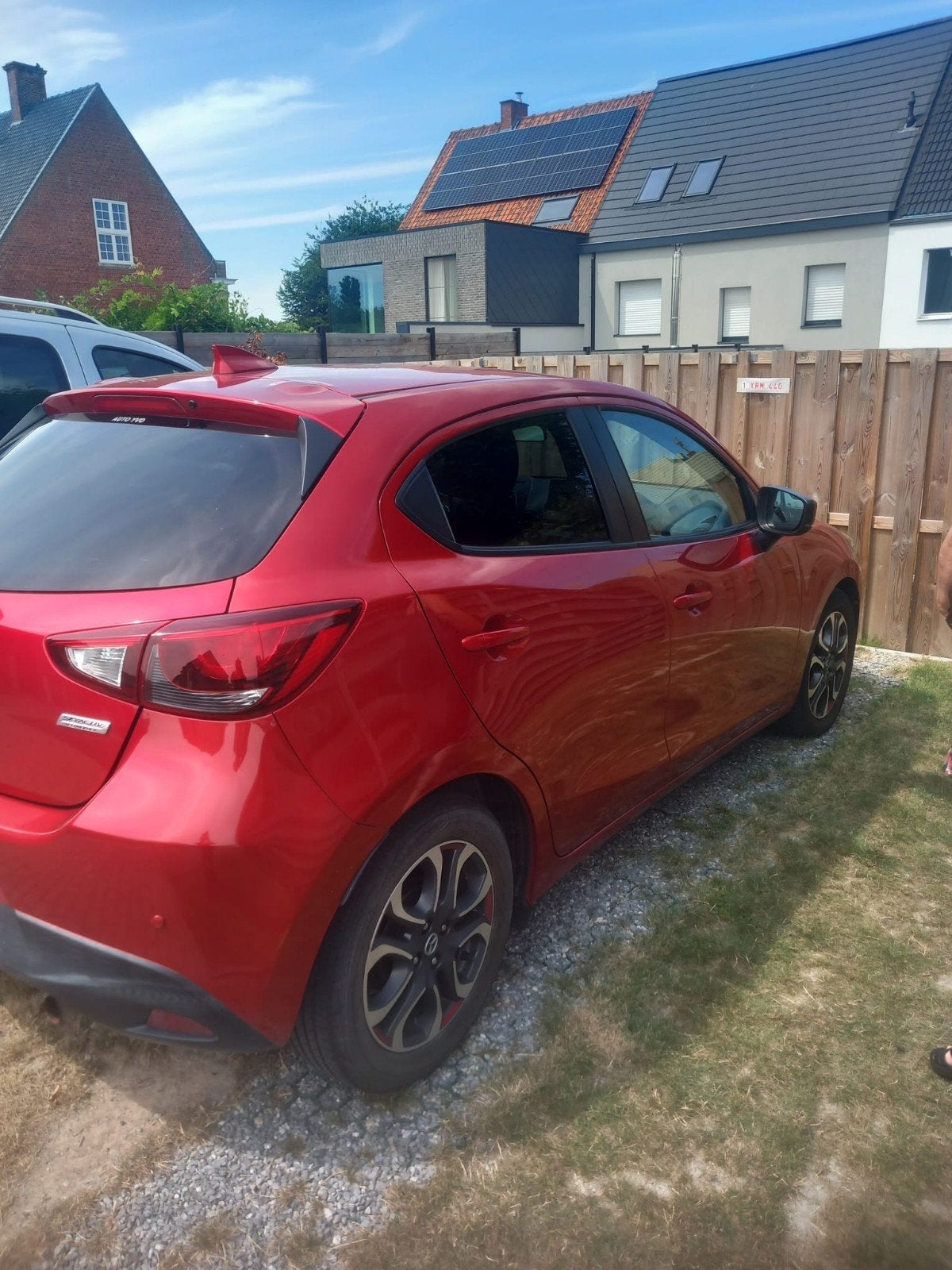Mazda 2 à hayon, Autos, Mazda, Rouge, Achat, Noir, 5 portes