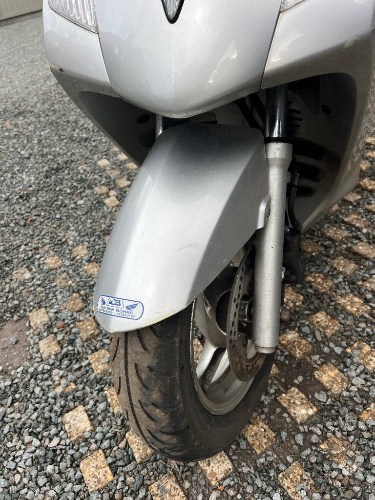 125cc Honda Pantheon-scooter wordt opnieuw gestart, Motoren, Ophalen