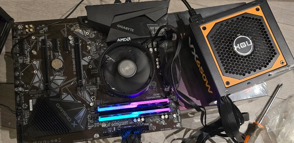 Pack pc Gamer b550 + amd 5600g + 16gb ddr4 + psu 650w, Informatique & Logiciels, Enlèvement ou Envoi, DDR4, Utilisé, Socket AM4