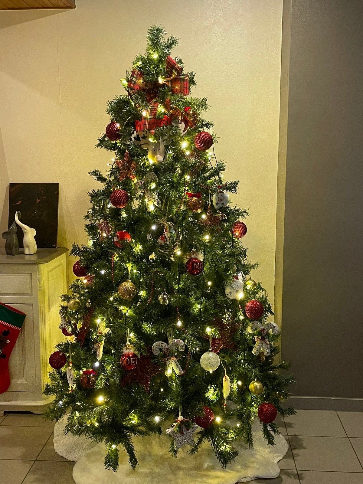 Kerstboom met alle versieringen, Diversen, Kerst, Ophalen, Zo goed als nieuw