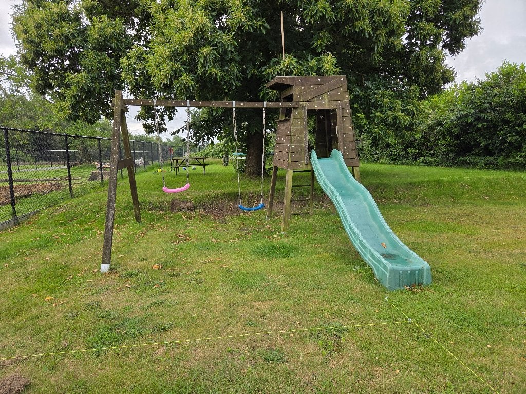 schommel met huisje van Wickey, Kinderen en Baby's, Speelgoed | Buiten | Speeltoestellen, Ophalen, Gebruikt, Schommel