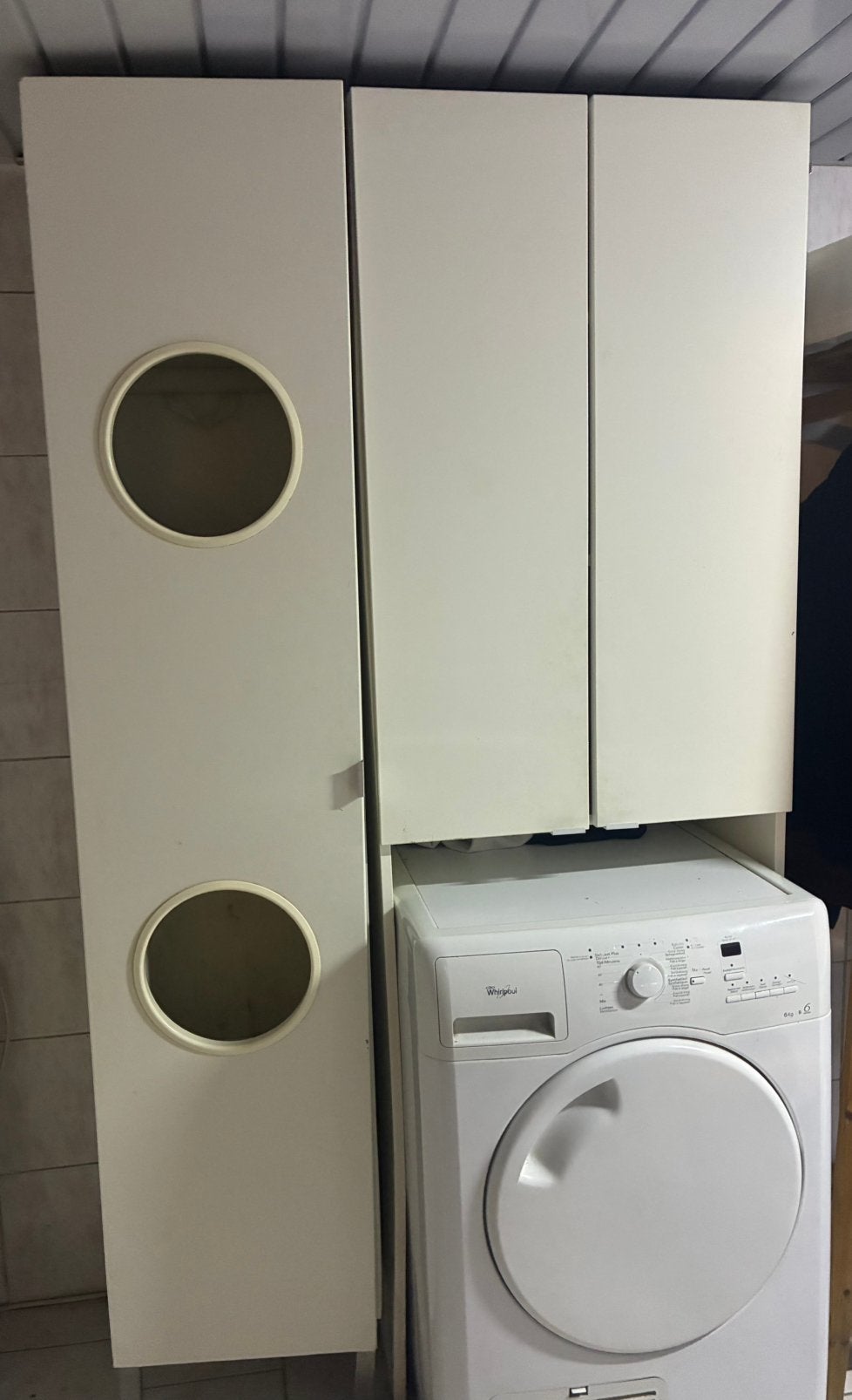 Lot de 2 meubles de rangement blancs avec bac à linge, Enlèvement, Comme neuf, Autres couleurs, Étagère de salle de bain