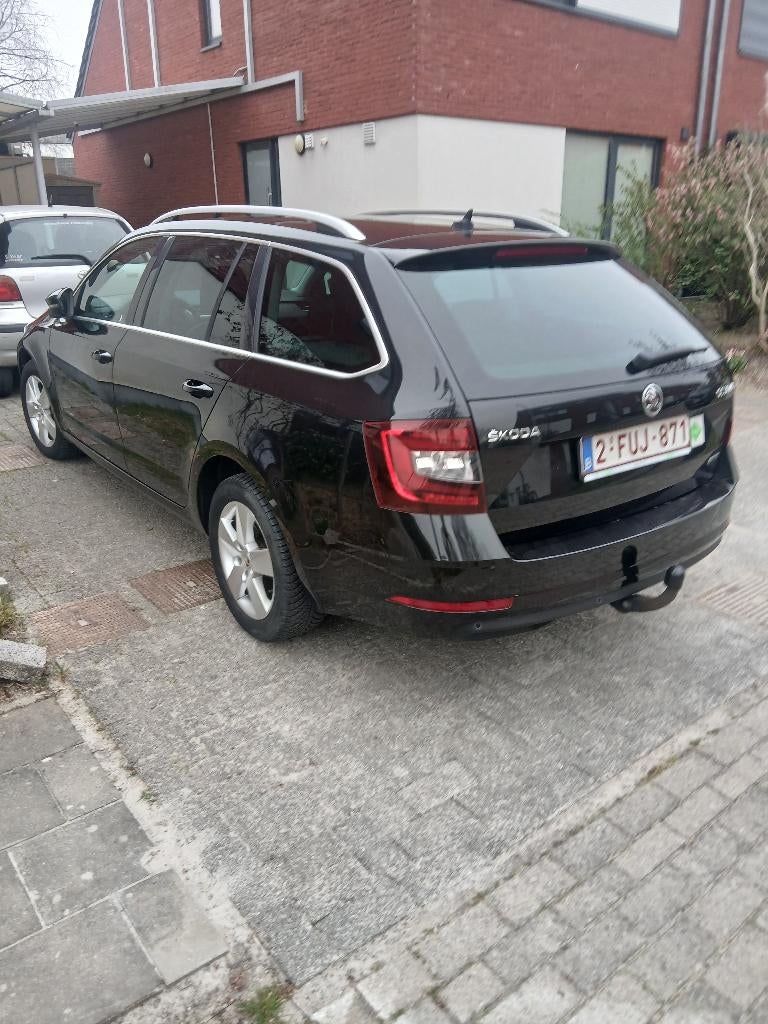 Skoda octavia 2020, Auto's, Automaat, CNG (Aardgas), 80 g/km, Zwart