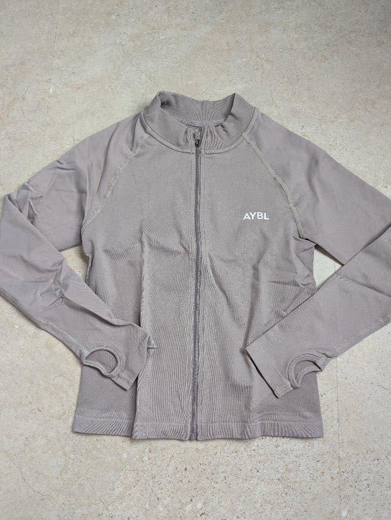 AYBL Taupe Jas, Kleding | Dames, Sportkleding, Maat 38/40 (M), Verzenden, Beige, Gymshark