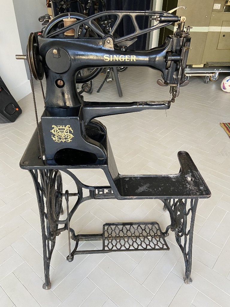 Singer 29K51 industriële leder-/schoenmakersnaaimachine, Ophalen