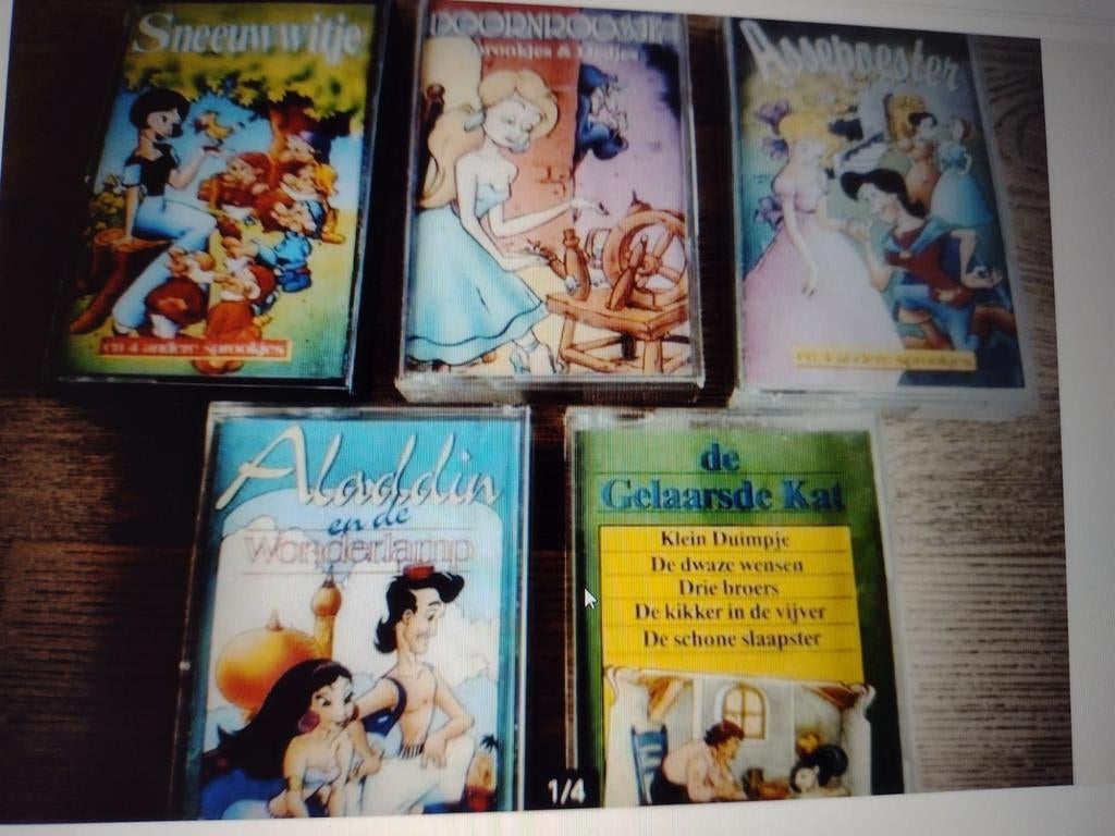 LOT: 5 x MUZIEKCASSETTE: SNEEUWWITJE-ALLADIN-DOORNROOSJE., CD & DVD, Cassettes audio, Utilisé, Originale, 2 à 25 cassettes audio