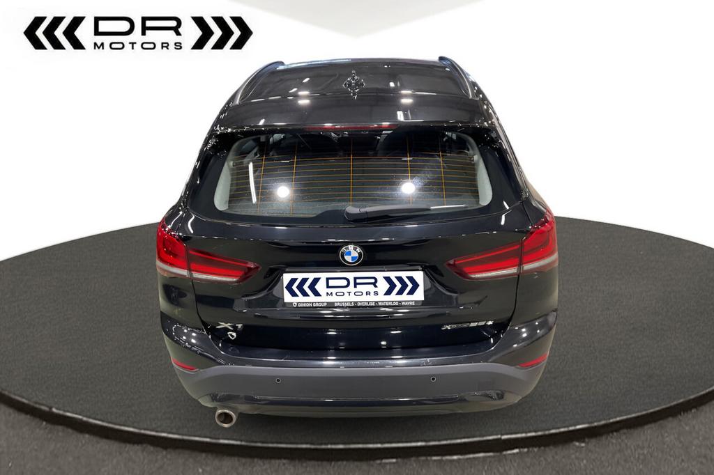 BMW X1 25E X DRIVE - 57 KM ELECTRIC - HEAD UP - CAMERA - PA, Auto's, BMW, 0 kg, Zwart, Bedrijf, 5 zetels