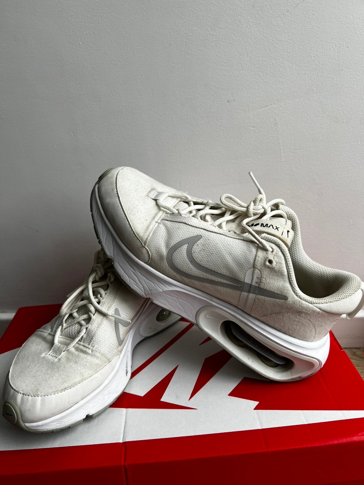 Te koop twee paar schoenen, Sports & Fitness, Enlèvement ou Envoi, Comme neuf, Nike