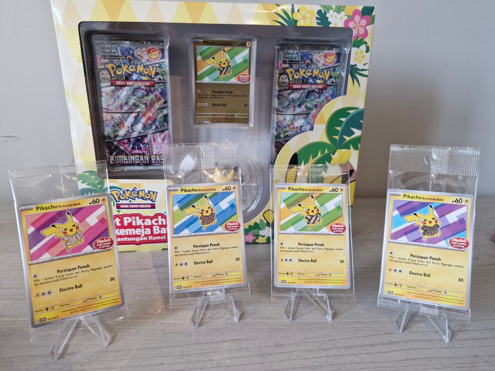 Pikachu Batik complete set + Chain box, Ophalen of Verzenden
