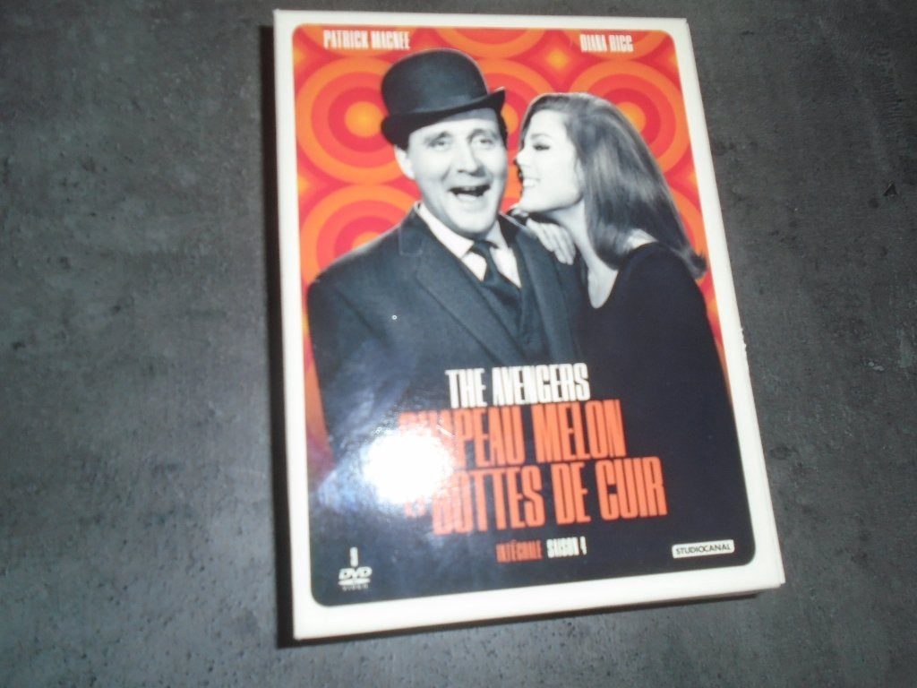 DVD - SERIES CLASSIQUES - CHAPEAU MELON et BOTTES DE CUIR, Saison 4, Comme neuf, Anglais, Action et Aventure