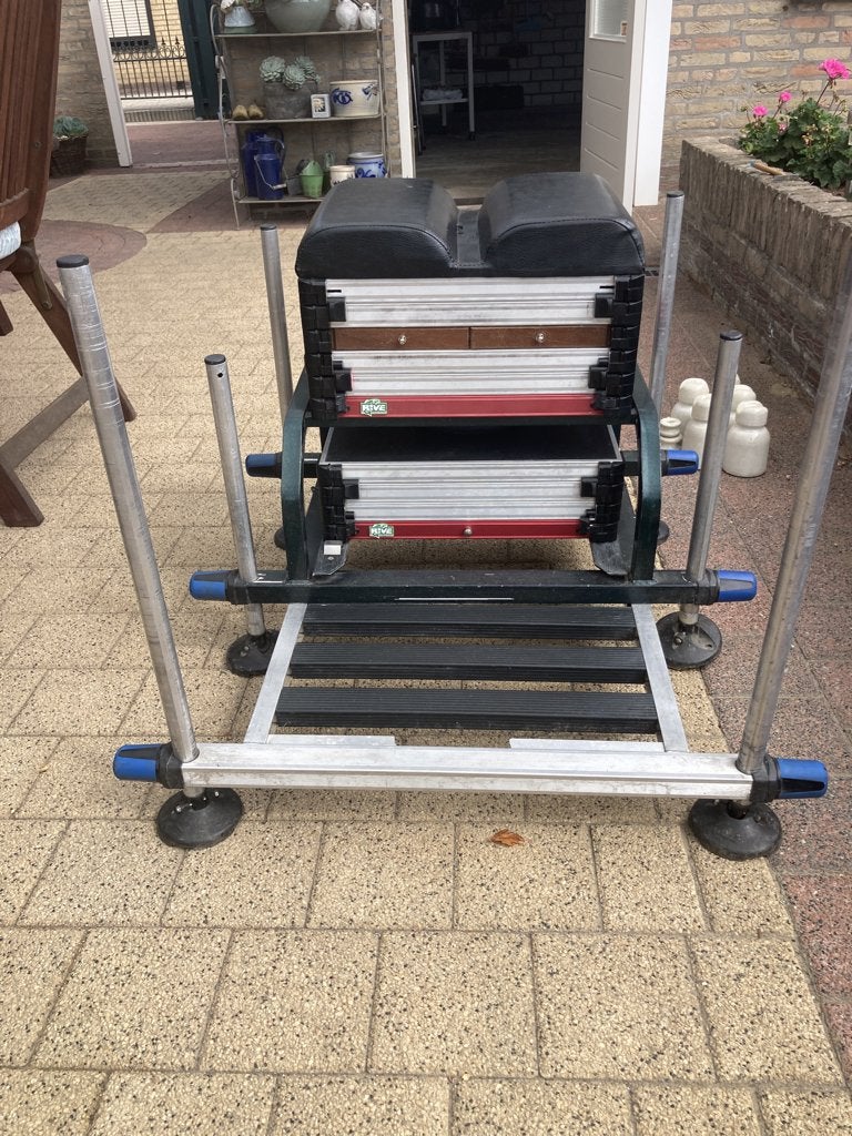 Te Koop RIVE Kist met 25 mm poten met veel lades er bij, Enlèvement, Utilisé