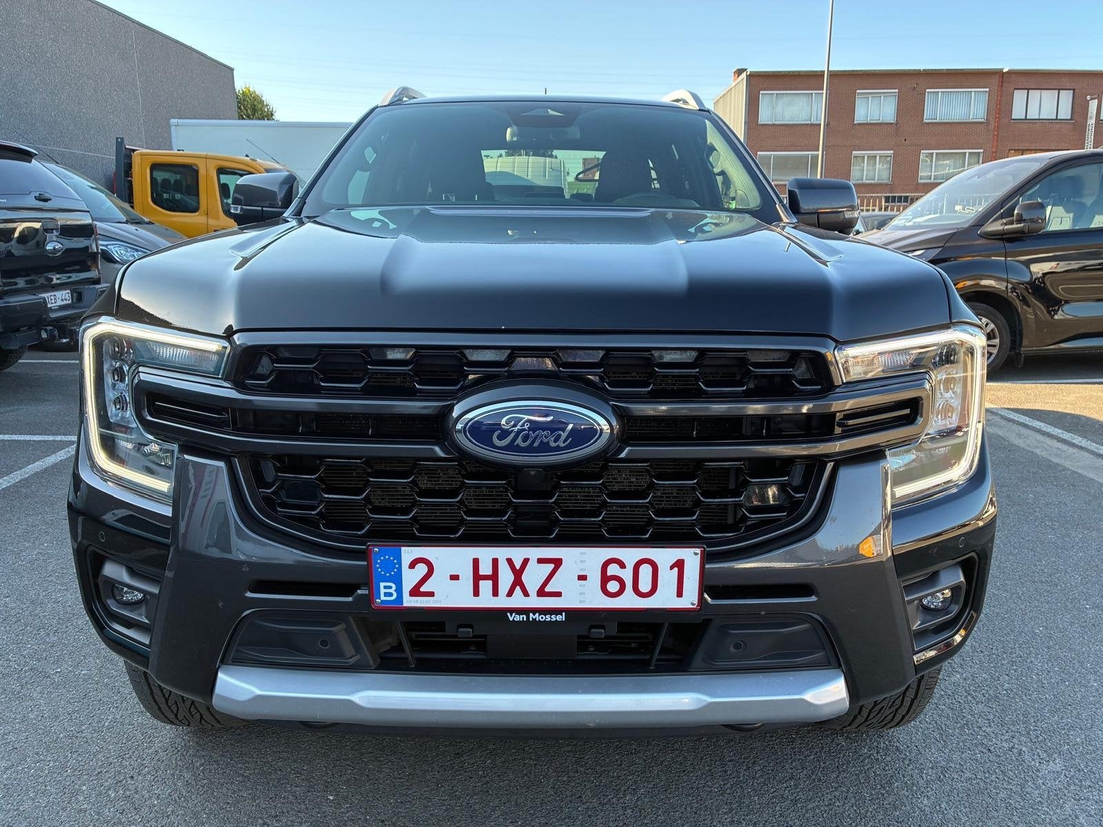 Ford Ranger 2.3i PHEV Wildtrak - Shutter - 360 view - Trekha, 4 portes, Entreprise, 16 kWh, Electronic Stability Program (ESP)