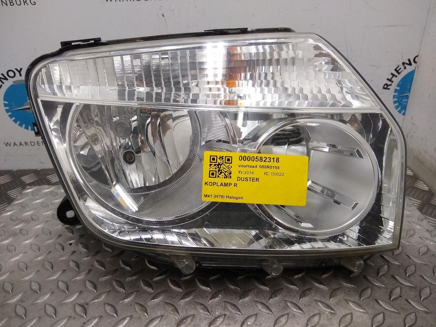 DACIA DUSTER H79 KOPLAMP R 260100460R, 000676512100 2014, Ophalen of Verzenden, Gebruikt, ARN erkend