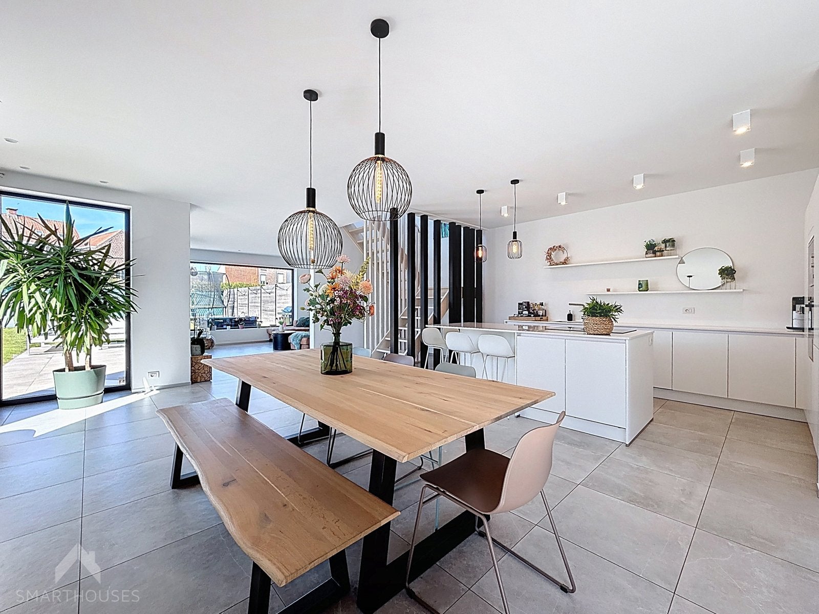 Modere eettafel 240x110 + bank + 4stoelen, Huis en Inrichting, Ophalen, Zo goed als nieuw