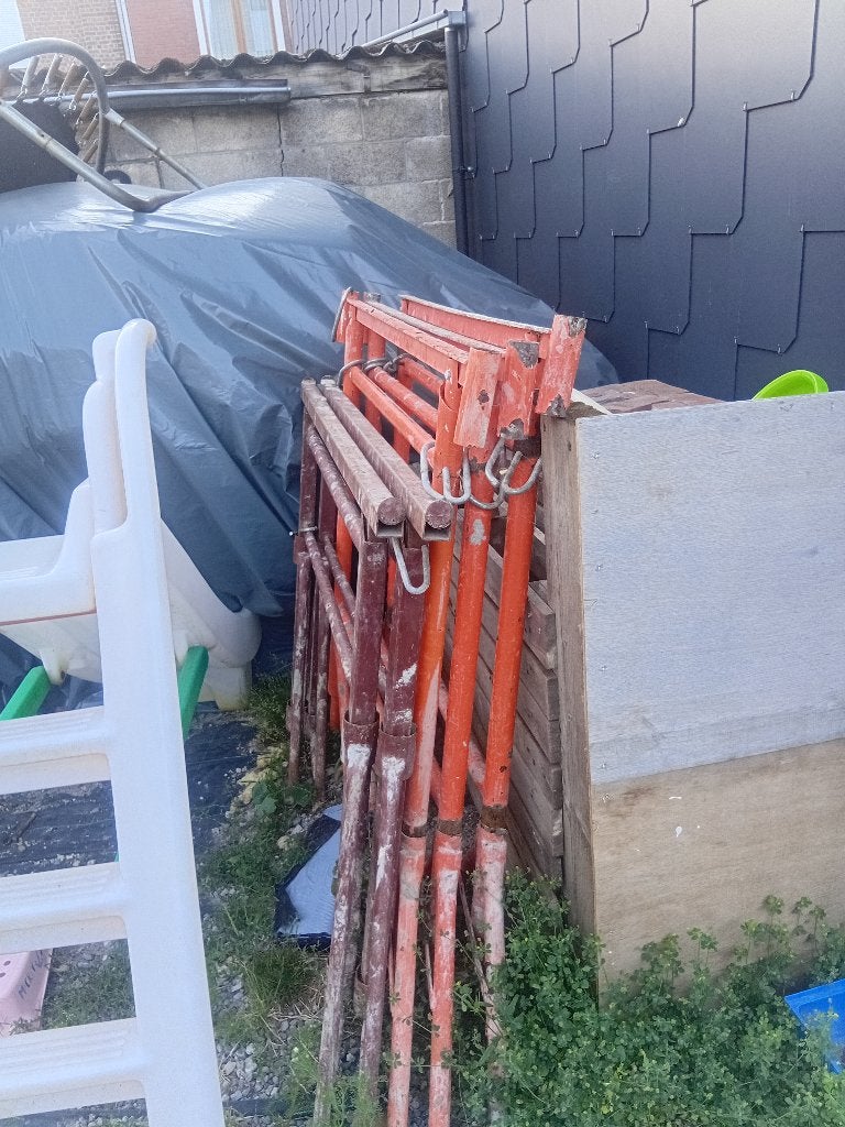 Échafaudage, Divers, Divers Autre, Enlèvement, Utilisé