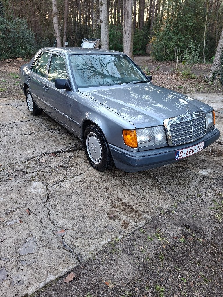 mercedes w124  benzine 260e oldtimer, Auto's, Automaat, Particulier, Te koop, Benzine