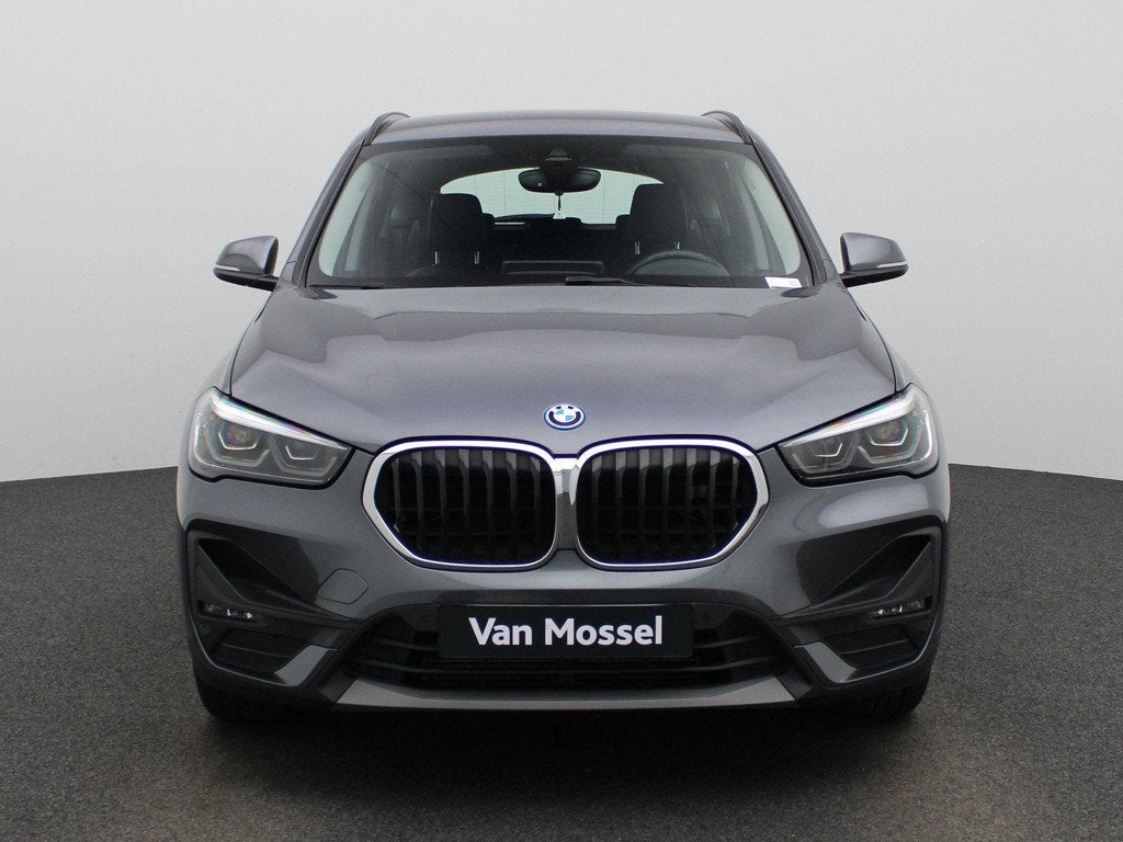 BMW X1 xDrive25e (162 kW) (automatique), Argent ou Gris, 750 kg, Entreprise, Noir