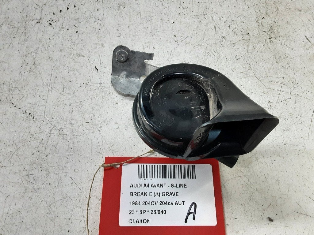 CLAXON Audi A4 Avant (B9) (01-2015/08-2020) (8W0951221), Gebruikt, Mevr. I. Hauben, Audi, Rue de l'Espoir 34 34
4030  GRIVEGNÉE, BE