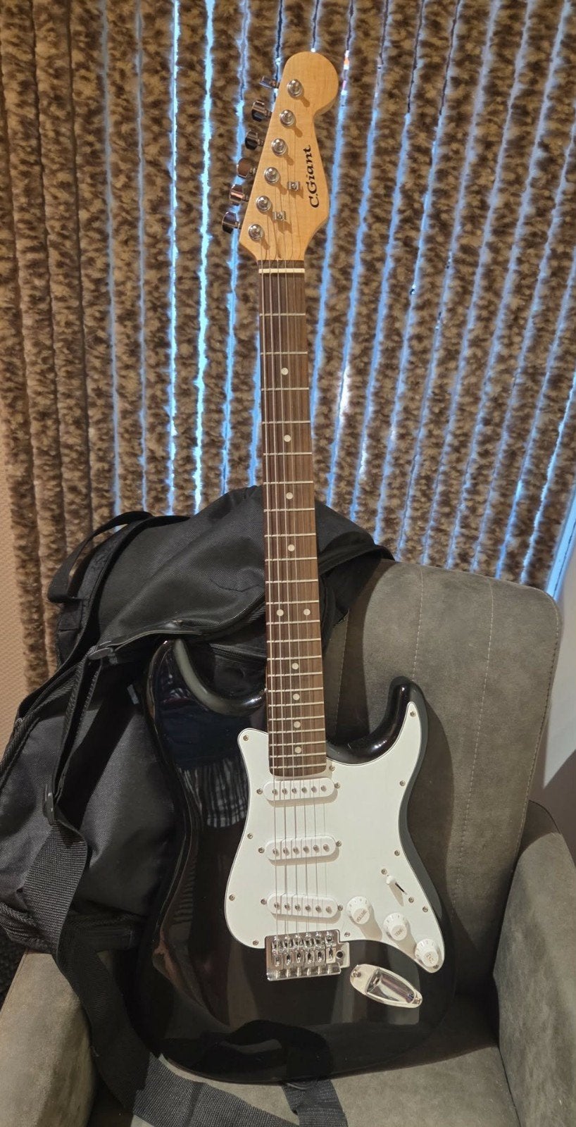 Fender + Elec gitaar, Muziek en Instrumenten, Versterkers | Bas en Gitaar, Ophalen, Zo goed als nieuw, Gitaar, Minder dan 50 watt