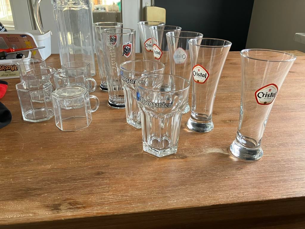Bierglazen en karaf met 6 tasjes, Enlèvement, Comme neuf