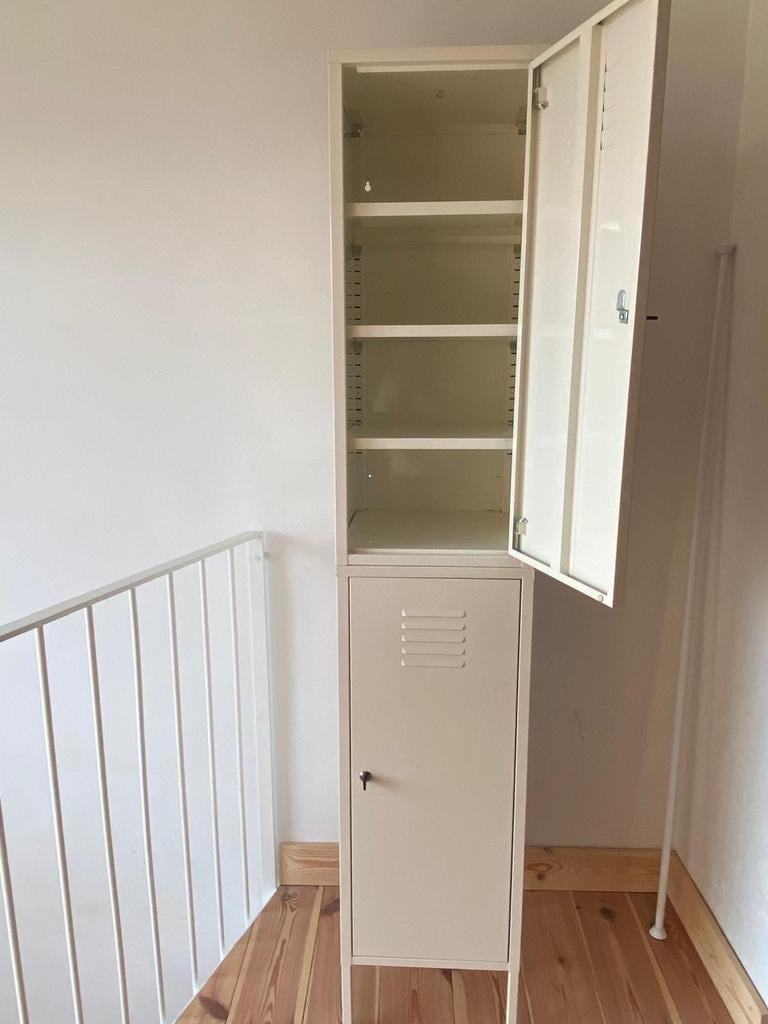 Dubbele witte lockerkast Ikea, Ophalen
