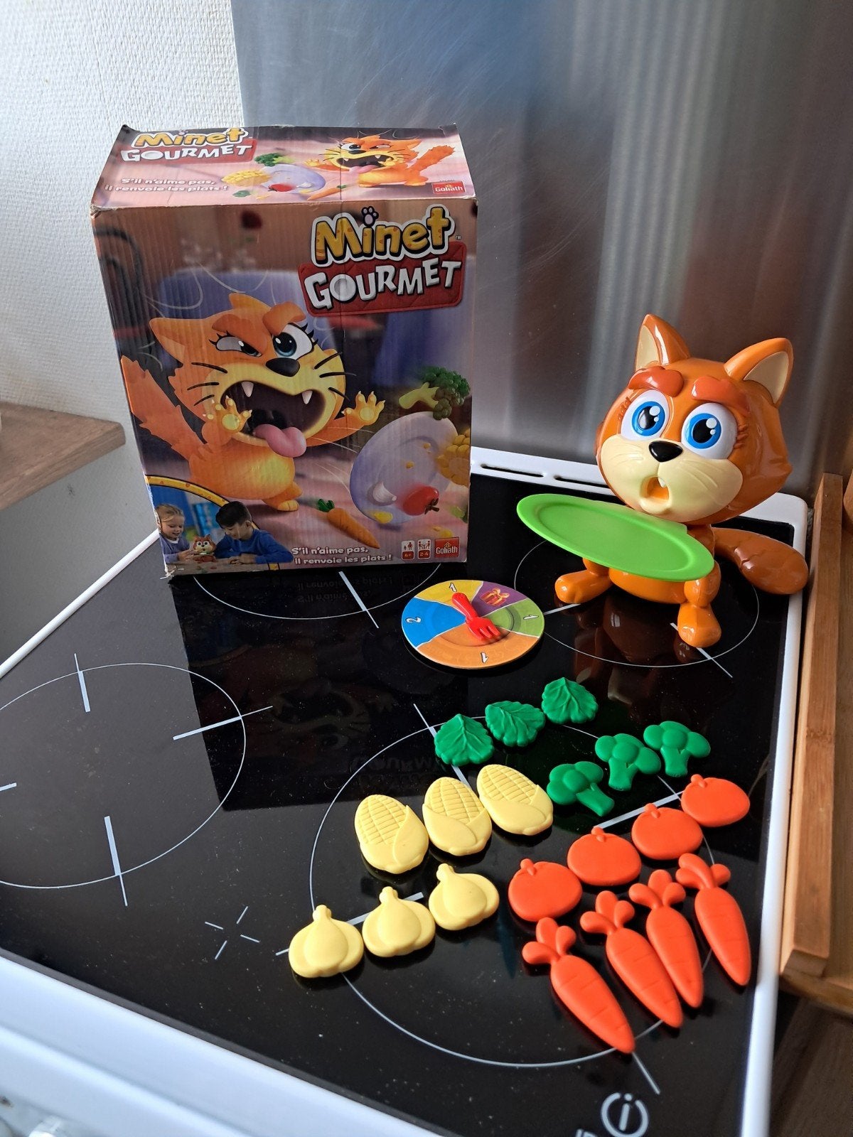 Minet Gourmet, Ophalen