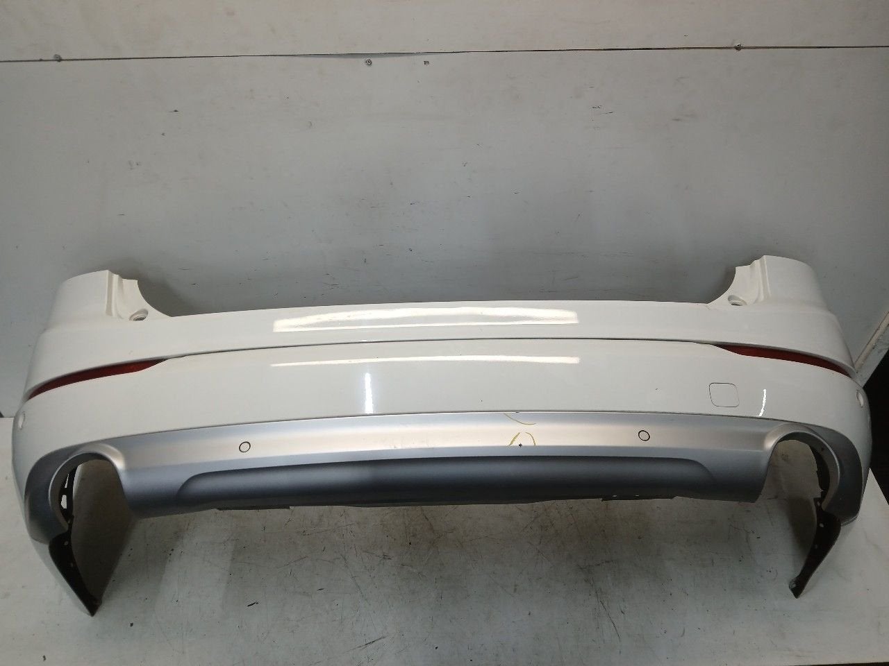 Bumper achter Volvo XC90, Onderdelen@venauto.nl, Van der Ven Autorecycling B.V., Arrière, Ettenseweg 76, 4706 PB Roosendaal, The Netherlands