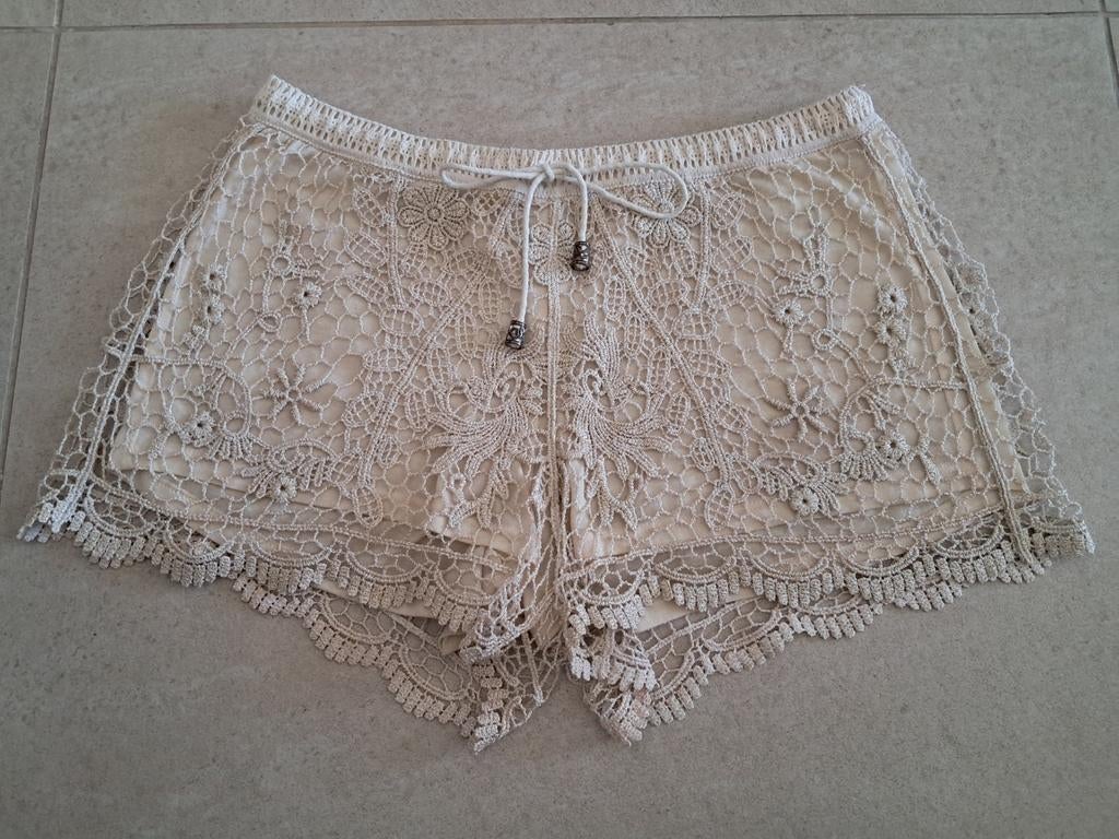 Beige kanten short van Benetton maat XS, Kleding | Dames, Broeken en Pantalons, Kort, Beige, Ophalen of Verzenden, United Colors of Benetton