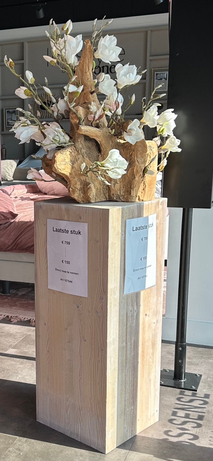 Bloemstuk op zuil. (+/- 150 cm), Ophalen, Zo goed als nieuw