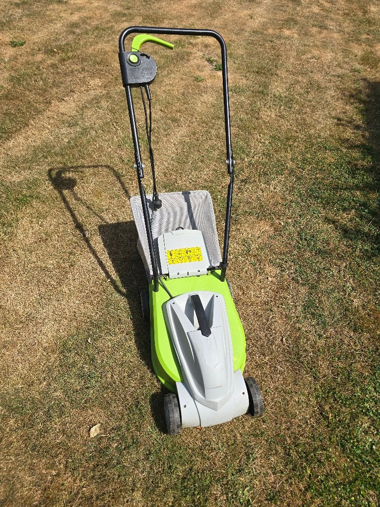 elektrische grasmaaier merk Central Park, Tuin en Terras, Grasmaaiers, Cirkelmaaier, Elektrische grasmaaier, Zo goed als nieuw