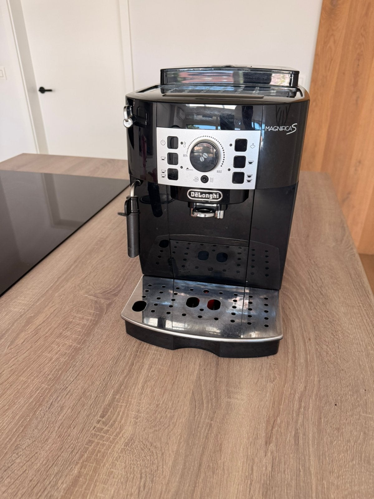 De’Longhi Magnifica S, Elektronische apparatuur, Koffiezetapparaten, Ophalen, Zo goed als nieuw, Gemalen koffie, Stoompijpje