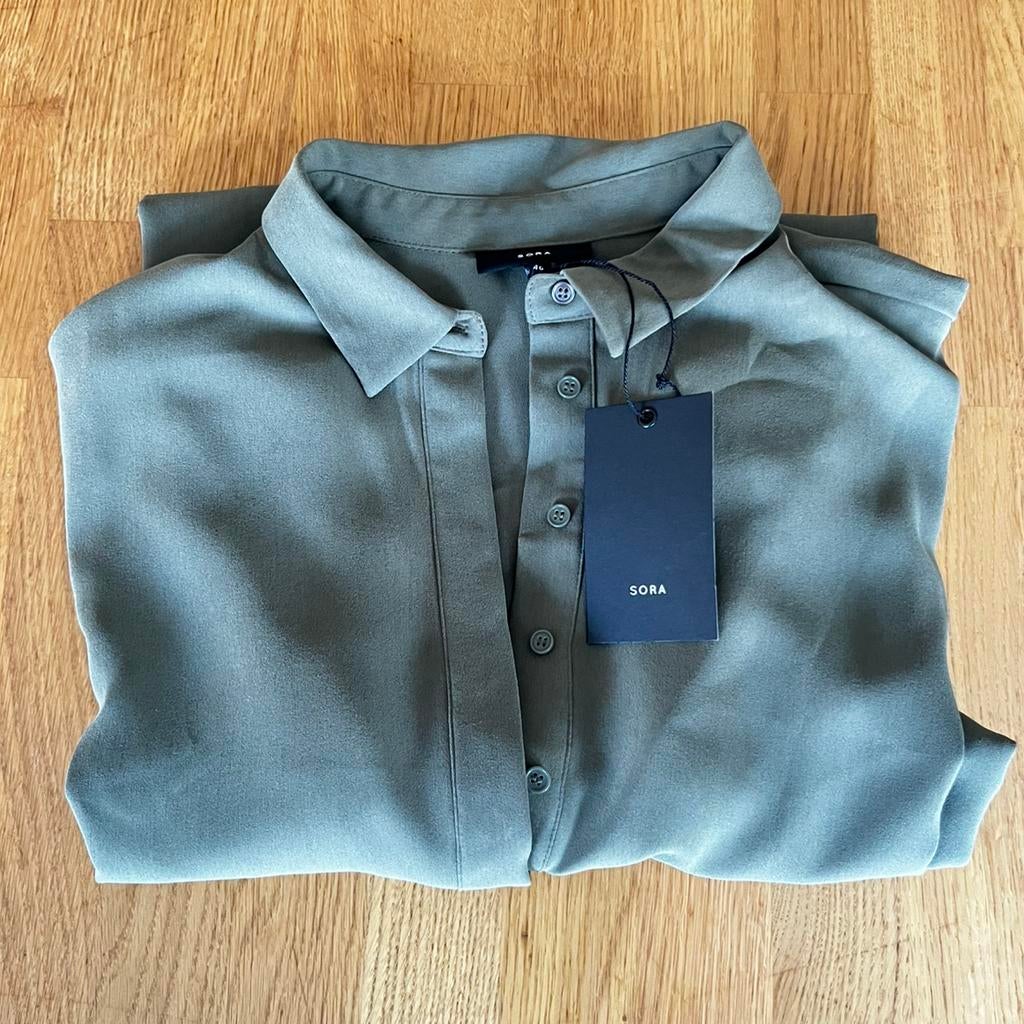 Sora kaki groene hemdjurk — Maat 40, Kleding | Dames, Jurken, Ophalen of Verzenden, Nieuw, Maat 38/40 (M), Groen