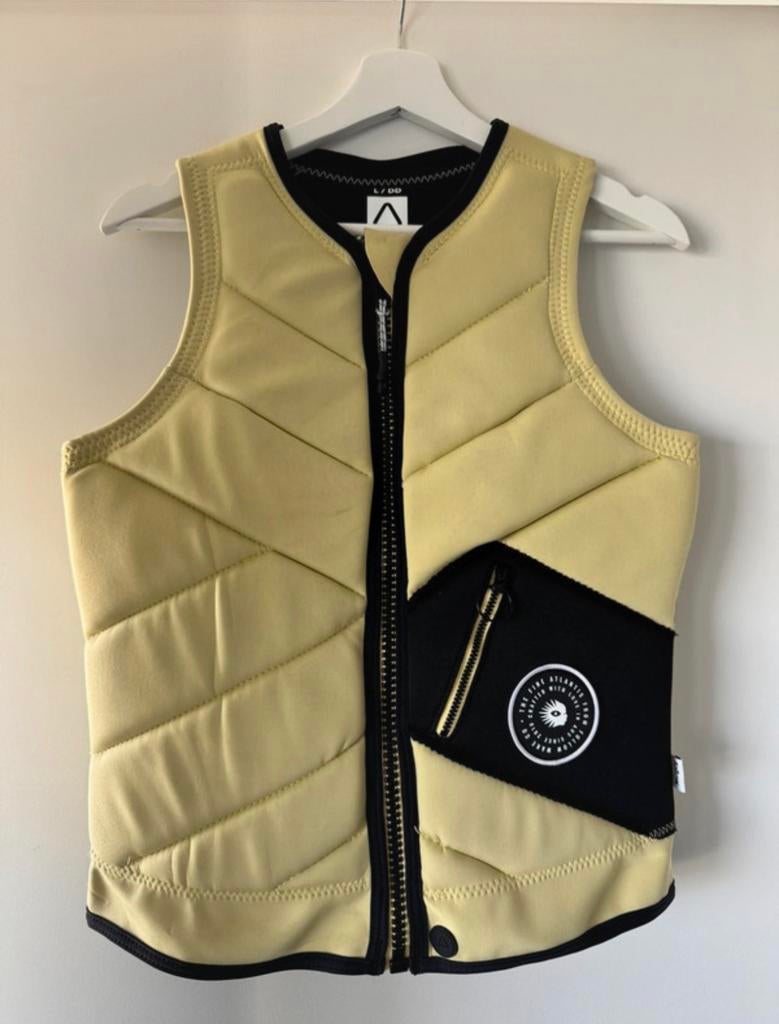 Follow Impact Vest Unisex – Maat L/DD – Zo goed als nieuw, Watersport en Boten, Wakeboarden, Ophalen of Verzenden, Zo goed als nieuw