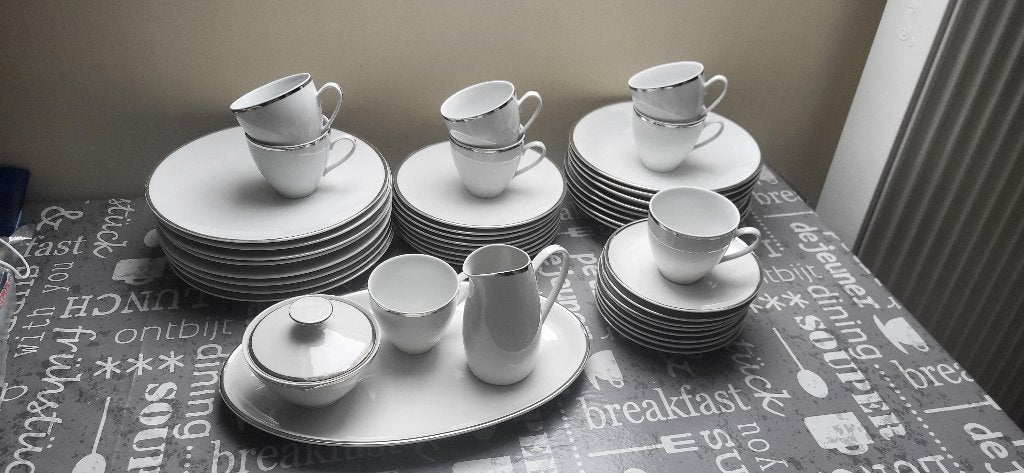 mooi 43 delig servies voor 8 personen, Huis en Inrichting, Ophalen, Gebruikt, Compleet servies