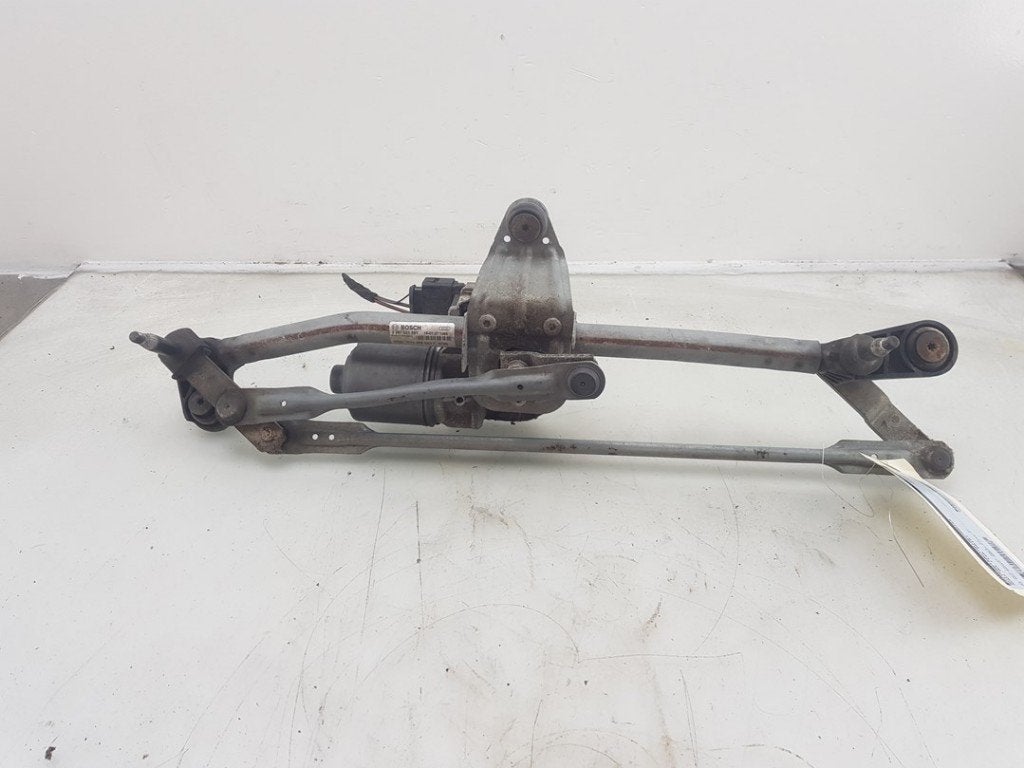 MOTEUR + TRINGLERIE ESSUIE GLACE AVANT (|8V1955023C|8V195511, Robert Bosch AG, Audi, Utilisé, Robert-Bosch-Allee 1
74232  Abstatt, DE