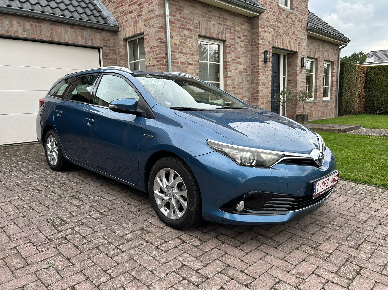 Toyota Auris station Hybride 1.8i automaat dealeronderhouden, Auto's, Automaat, Dealer onderhouden, Stof, Euro 6