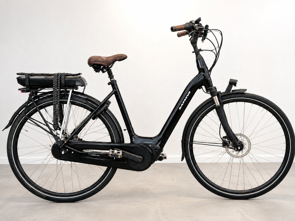 Batavus Finez 2023 Bosch midmotor DONKERBLAUW – 5800km, Fietsen en Brommers, Elektrische fietsen, Ophalen, Batavus, Zo goed als nieuw