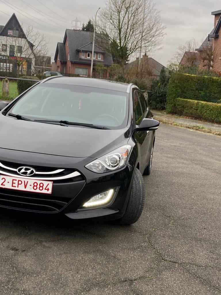 Hyundai i30 1.4 2014 benzine. 155k km, Autos, Particulier, Achat