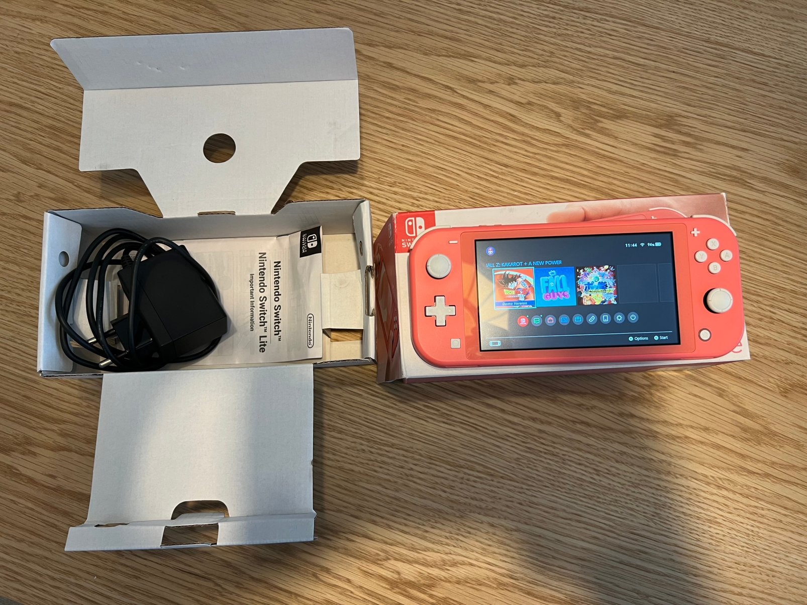Nintendo Switch Lite met originele oplader, Ophalen of Verzenden, Zo goed als nieuw