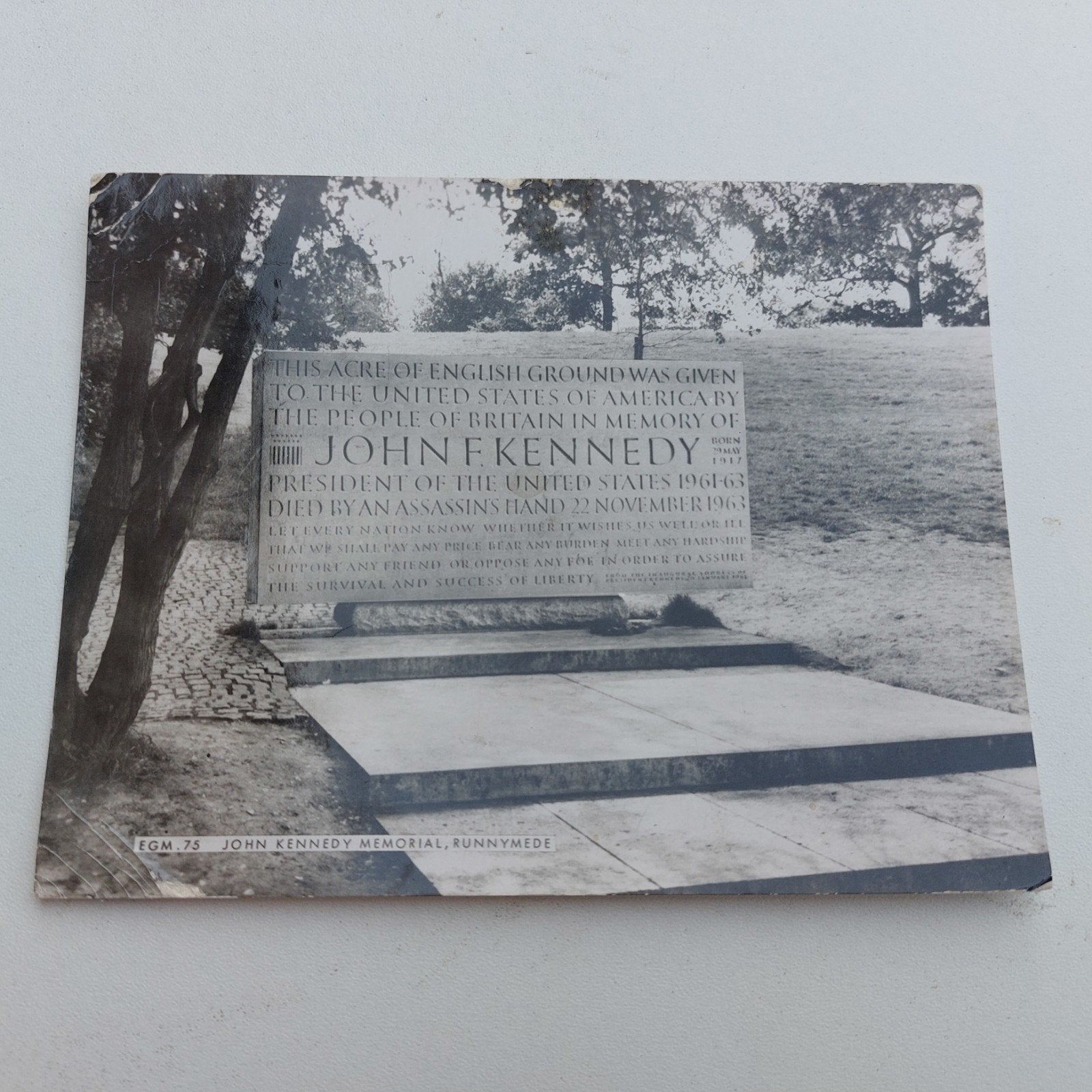 John F. Kennedy memorial in Runnymede, Ophalen of Verzenden