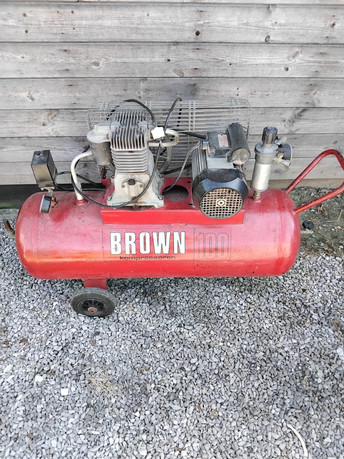 compressor Brown 100, Doe-het-zelf en Bouw, Compressors, Ophalen