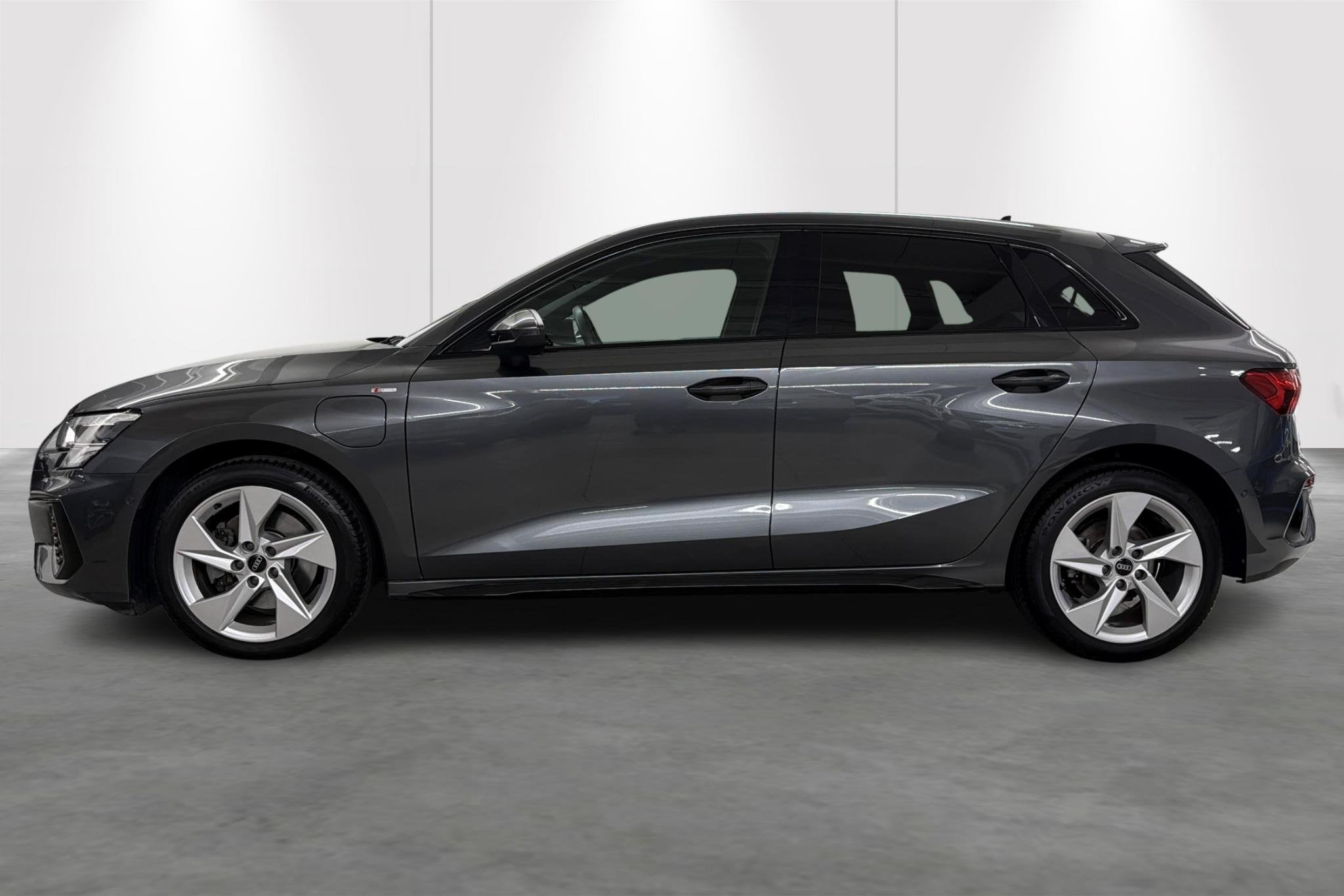 Audi A3 Sportback 1.4 40 TFSI e S Line (automatique), Autos, Argent ou Gris, Achat, Hybride rechargeable, Noir